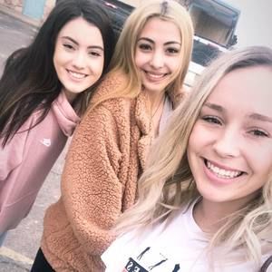 Meet your Posher, Demrie